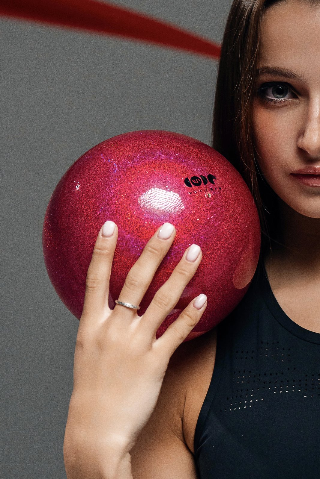 Женский спортивный топ